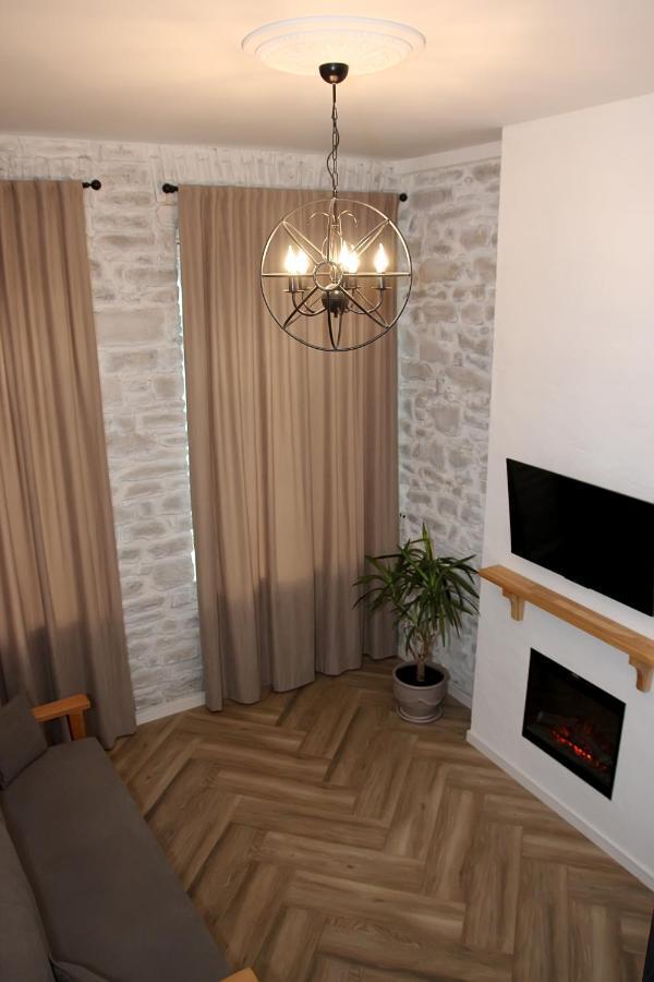 Historical Old City Apartament, Старе Місто , 2 Спальні, Балкон-Тераса, 85 Кв М Кам'янець-Подільский Номер фото